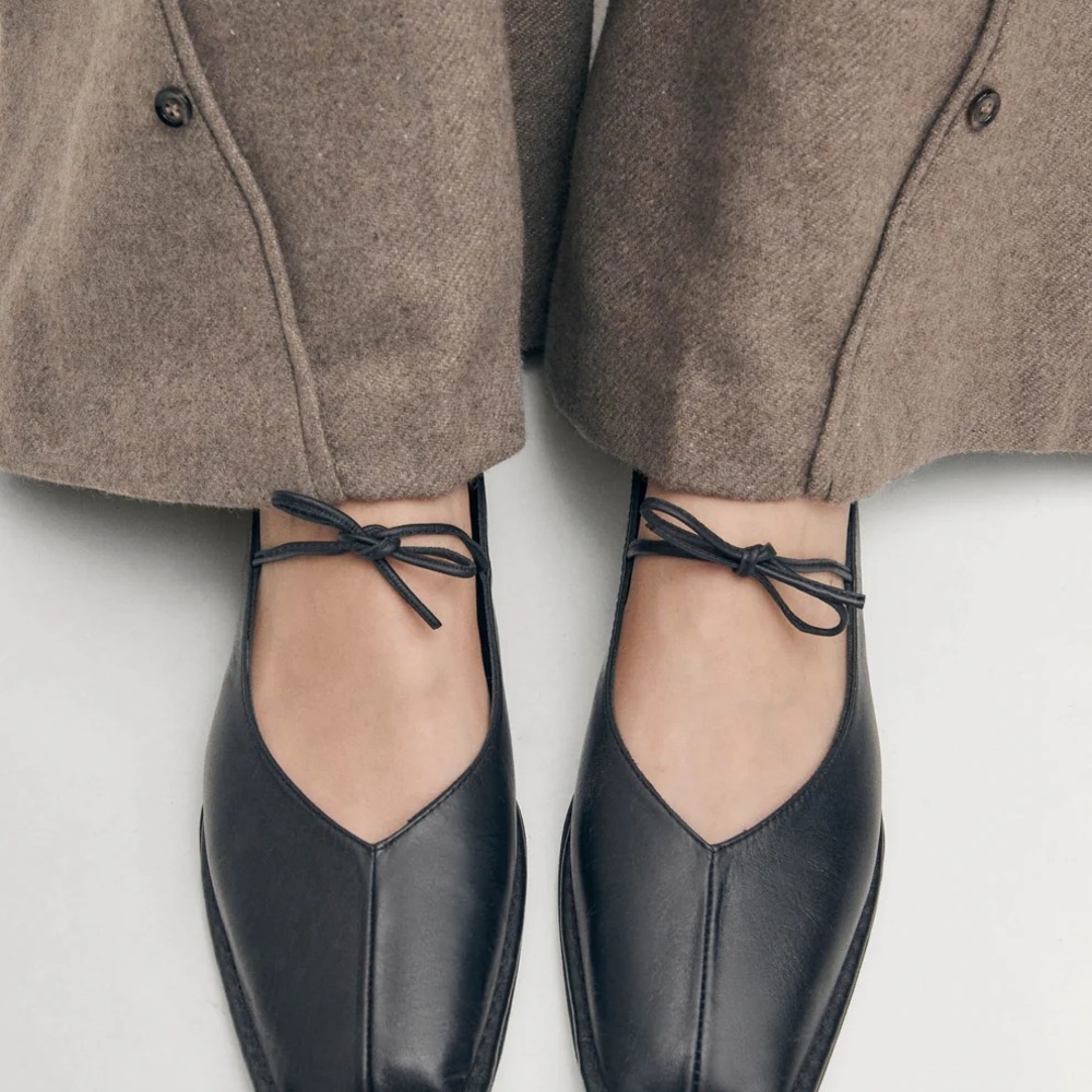 ALOHAS SWAY BLACK LEATHER BALLET FLATS SIZE 37